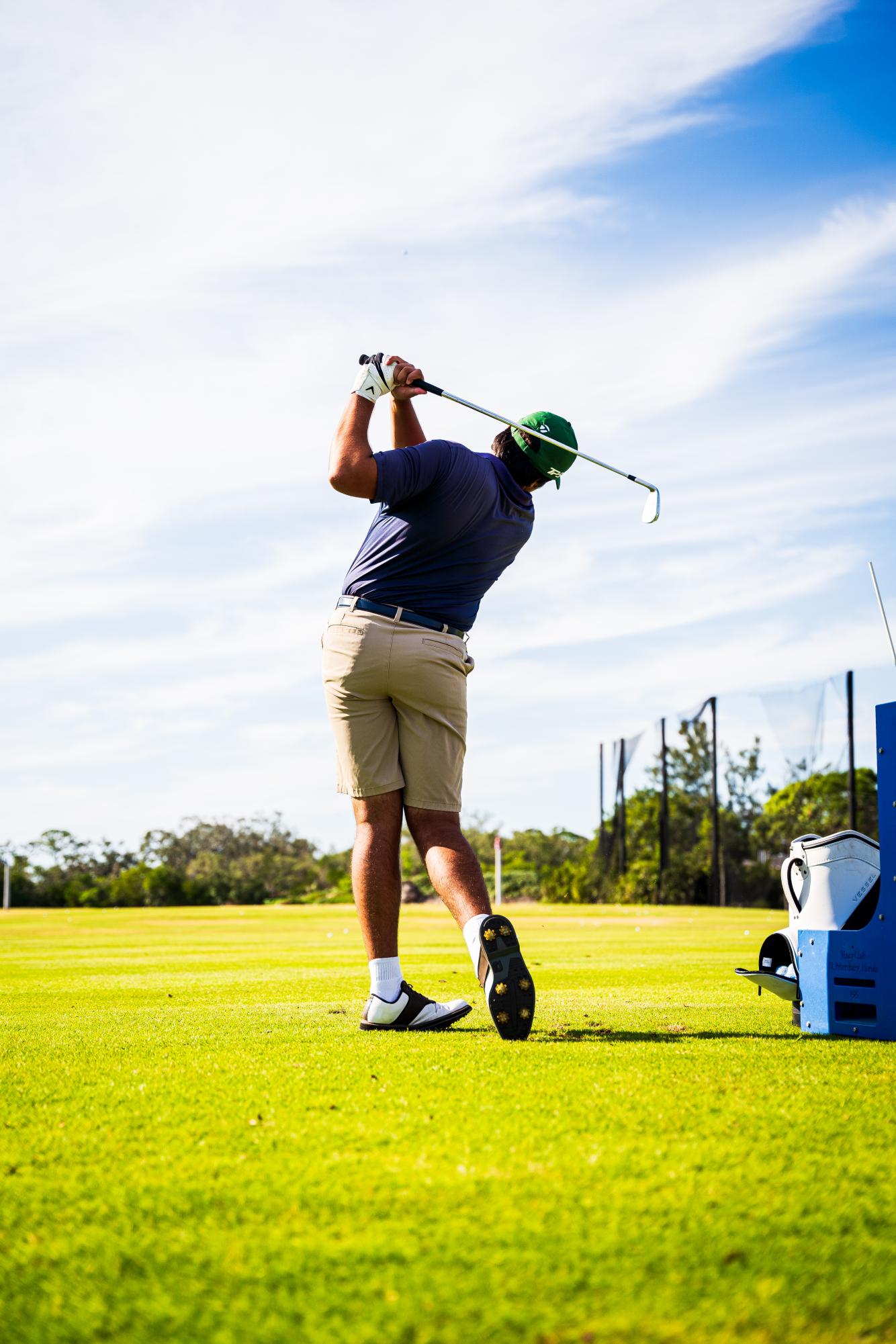 Sophomore Zach Goldstein swings his golf club
on October 24, 2024 at the Vinoy Golf Course,
preparing for varsity golf districts.