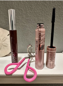 This is the comparison of Clinique High Impact Mascara and Maybelline Sky High mascara. Both mascaras are Faylynn’s go to, and she wears them depending on her vibe. Photo by Faylynn Messer.